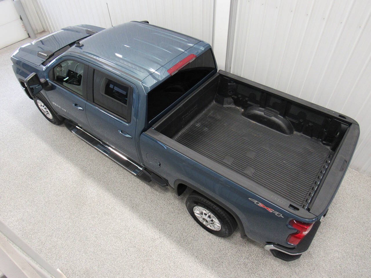 Used 2025 Chevrolet Silverado 2500 LT w/ Convenience Package AWD/4WD image 6