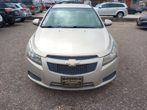 Used 2011 Chevrolet Cruze LT FWD image 2