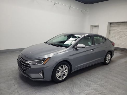 Used 2019 Hyundai Elantra SEL image 2