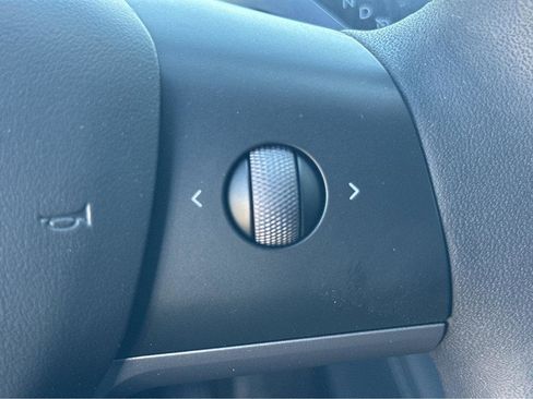 Used 2023 Tesla Model Y Long Range image 22