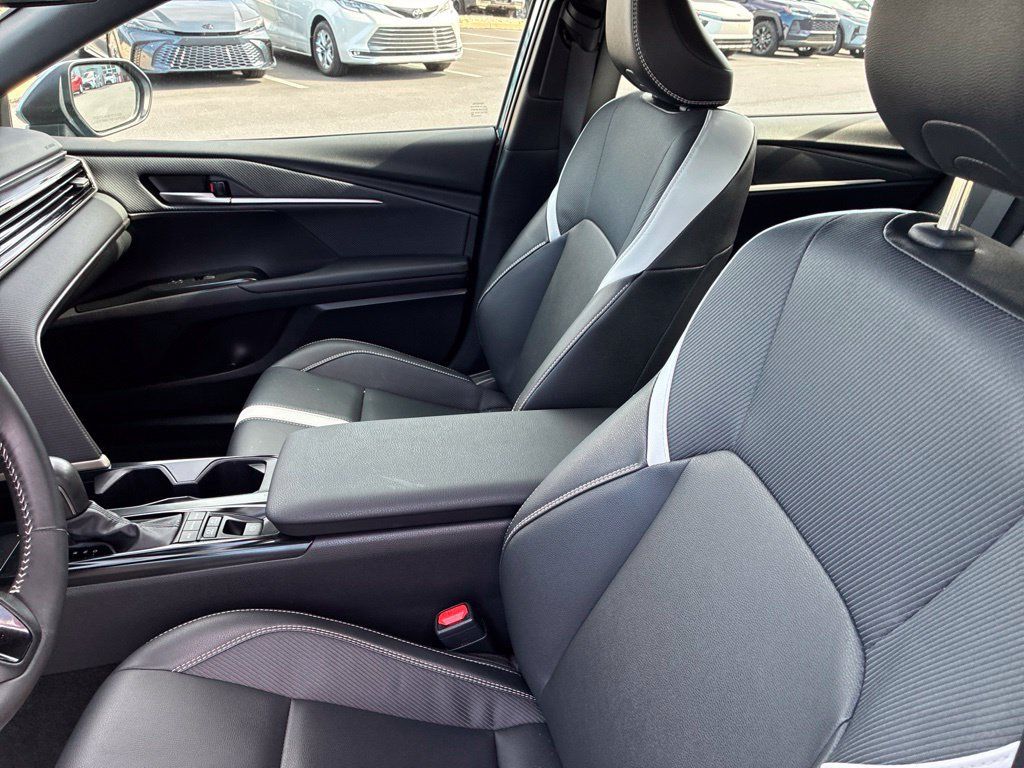 Used 2025 Toyota Camry SE FWD image 26