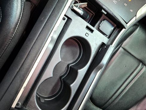 Used 2016 Lincoln MKZ image 30