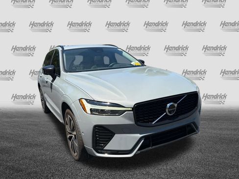 Used 2024 Volvo XC60 B5 Plus AWD/4WD image 3