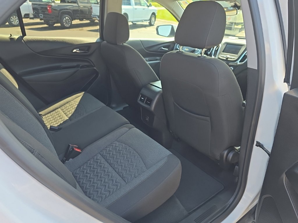 Used 2024 Chevrolet Equinox LT AWD/4WD image 24