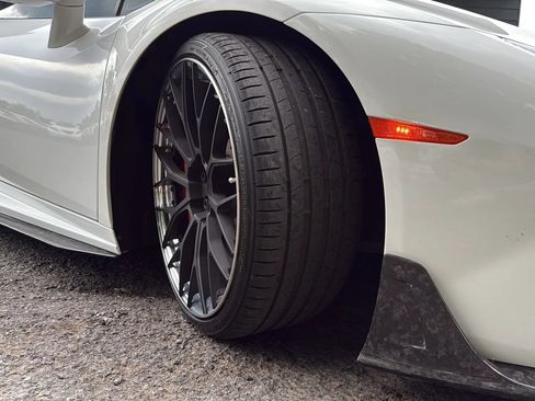 Used 2017 Lamborghini Huracan LP 580-2 RWD image 15