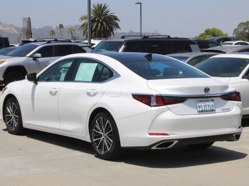 Certified 2025 Lexus ES 350 w/ Premium Package FWD image 18