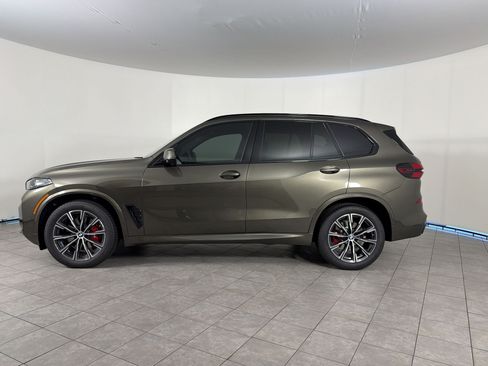New 2026 BMW X5 xDrive40i w/ M Sport Package AWD/4WD image 2