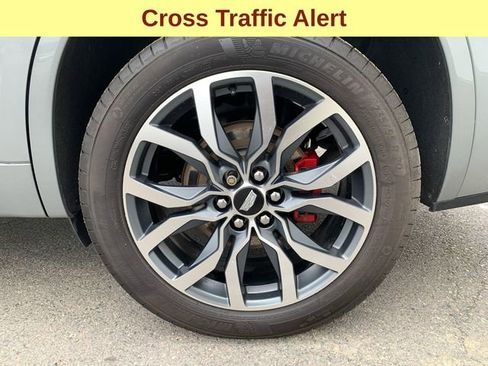 Used 2023 Cadillac XT6 Sport image 9