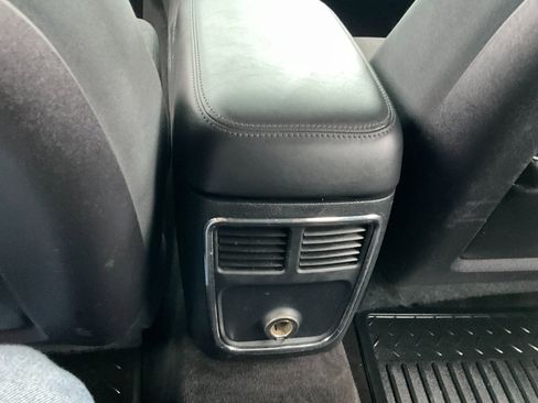 Used 2011 Dodge Charger SE image 31