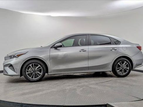Used 2024 Kia Forte LXS w/ LXS Technology Package FWD image 3