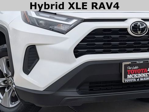 Used 2025 Toyota RAV4 XLE AWD/4WD image 3