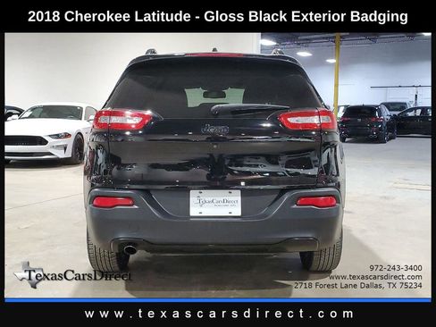 Used 2018 Jeep Cherokee Latitude w/ Altitude Package image 11