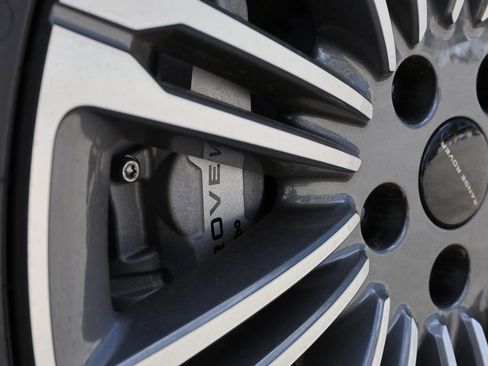 New 2026 Land Rover Range Rover SE AWD/4WD image 12