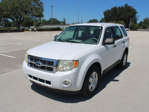 Used 2012 Ford Escape XLS FWD image 2