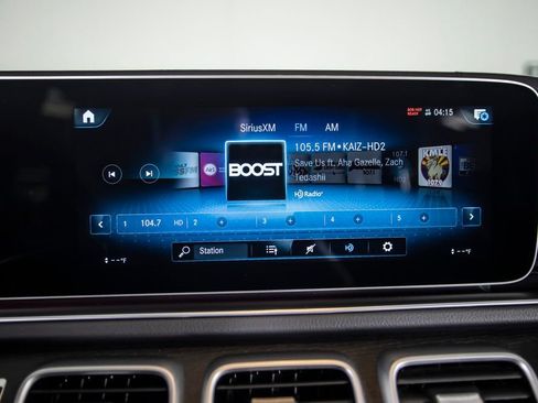Used 2022 Mercedes-Benz GLS 450 4MATIC image 32
