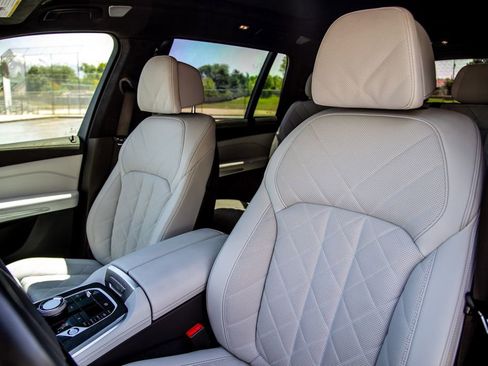 Used 2024 BMW X7 xDrive40i w/ Executive Package AWD/4WD image 22