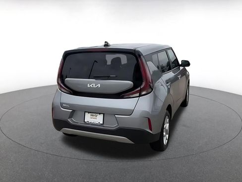 Used 2025 Kia Soul LX w/ LX Technology Package FWD image 12