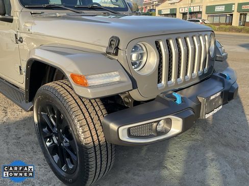 Used 2022 Jeep Wrangler Unlimited Sahara w/ Cold Weather Group image 67