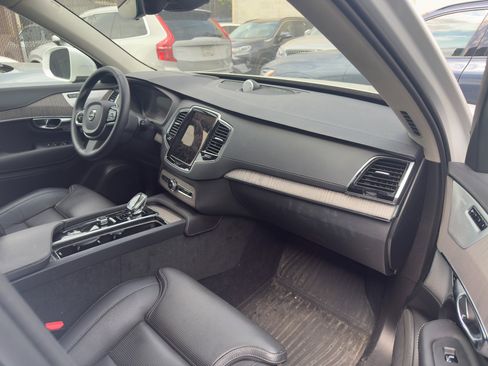 Certified 2023 Volvo XC90 B6 Ultimate w/ Lounge Package image 20