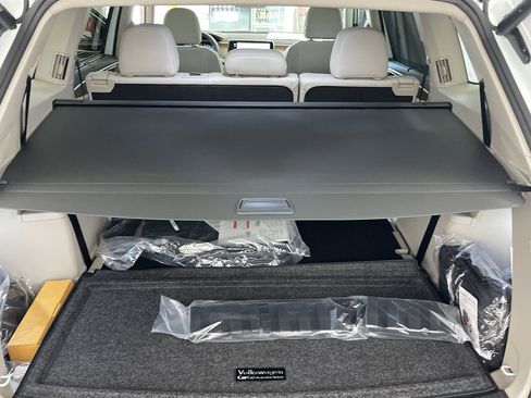 New 2026 Volkswagen Atlas SE FWD image 38