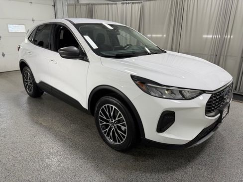 Used 2023 Ford Escape Active image 3