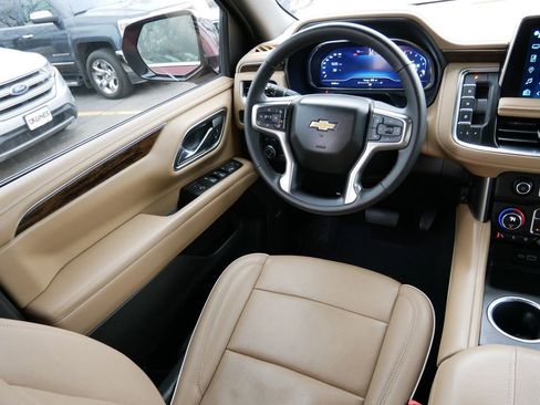 Used 2023 Chevrolet Suburban Premier AWD/4WD image 20