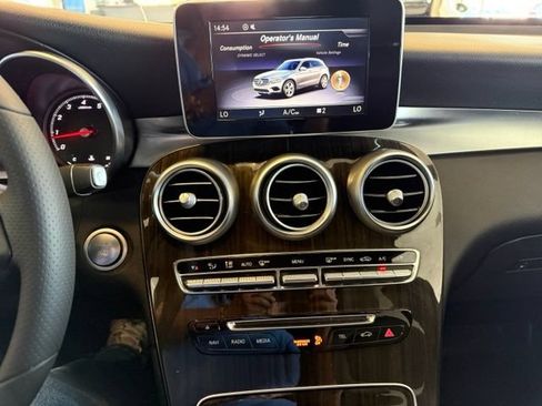 Used 2018 Mercedes-Benz GLC 300 4MATIC image 17
