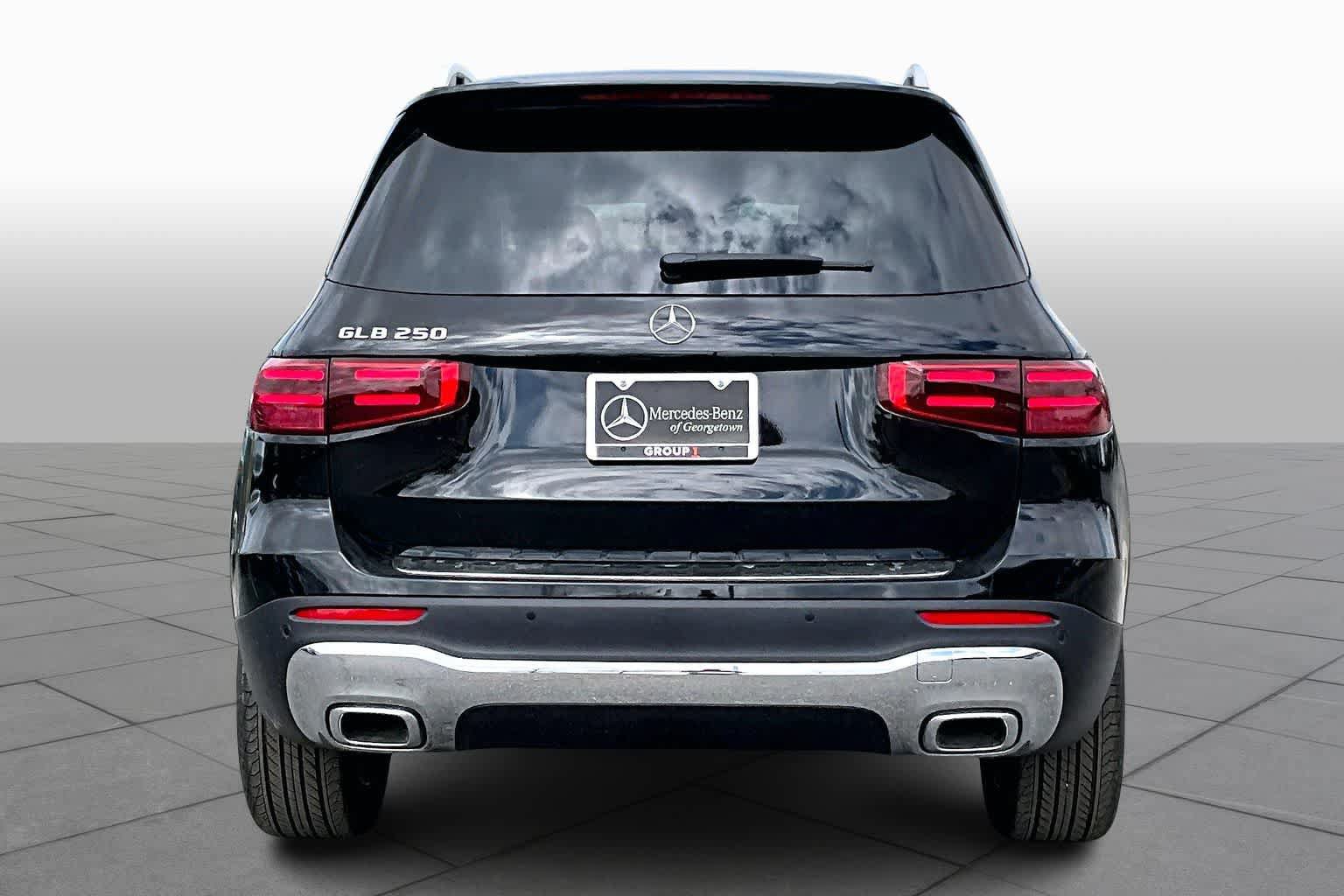 Used 2026 Mercedes-Benz GLB 250 image 5