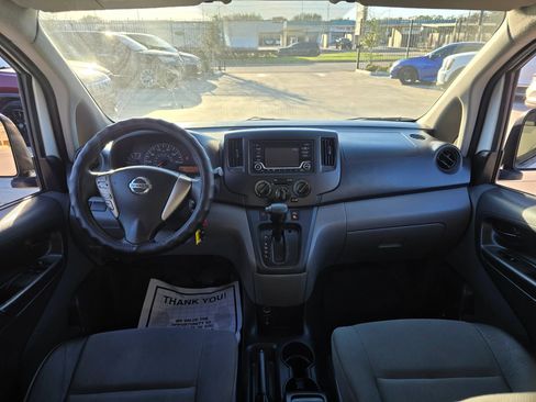 Used 2019 Nissan NV200 S image 35