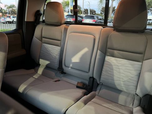 Used 2023 Nissan Frontier SV w/ SV Convenience Package RWD image 43
