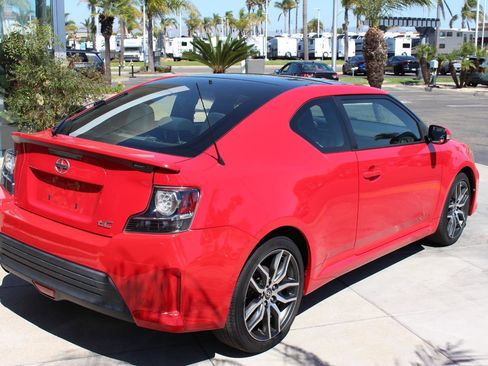 Used 2016 Scion tC image 9