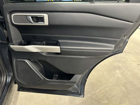 Used 2022 Ford Explorer XLT w/ Equipment Group 202A image 16