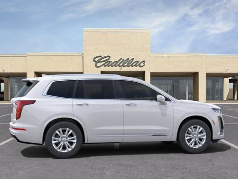 New 2025 Cadillac XT6 Luxury image 5