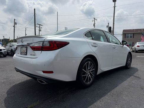 Used 2016 Lexus ES 350 w/ Premium Package w/Wood Trim FWD image 5