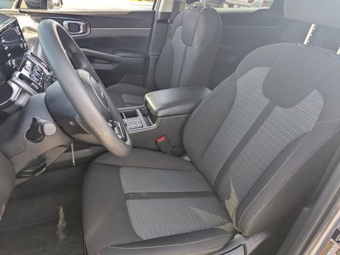Used 2023 Kia Sorento LX FWD image 21