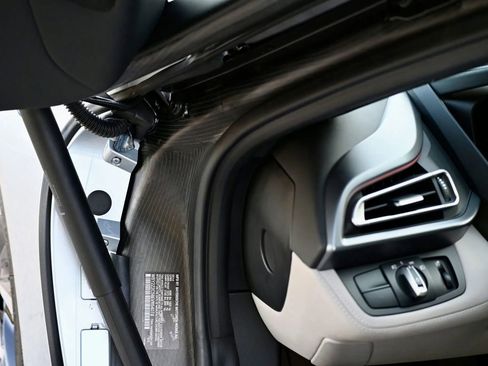 Used 2014 BMW i8 AWD/4WD image 21