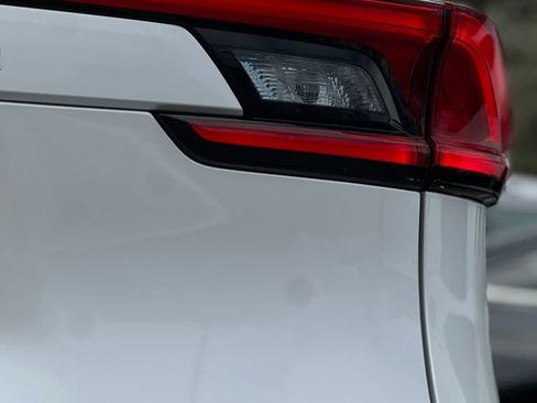 Certified 2024 Toyota Grand Highlander XLE AWD/4WD image 11