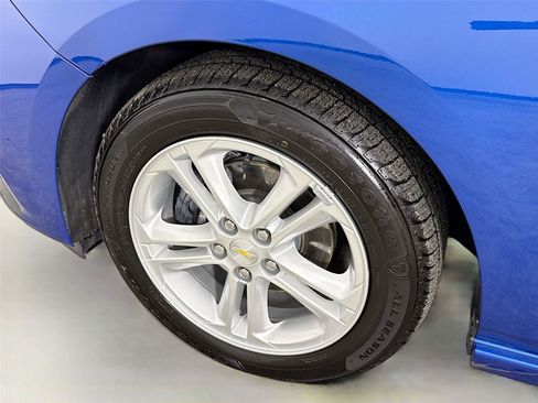 Used 2018 Chevrolet Cruze LT w/ Convenience Package FWD image 30