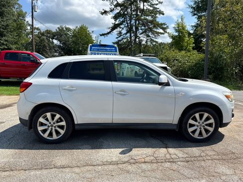 Used 2014 Mitsubishi Outlander Sport SE AWD/4WD image 4