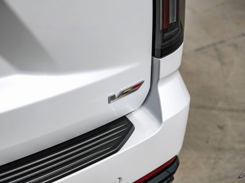 Used 2025 Cadillac Escalade V w/ LPO, Floor Liner Package image 29