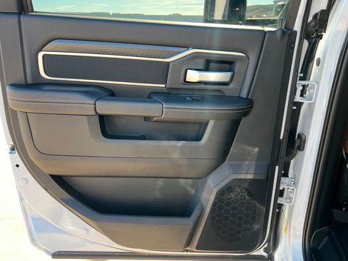 New 2025 RAM 2500 Big Horn AWD/4WD image 18
