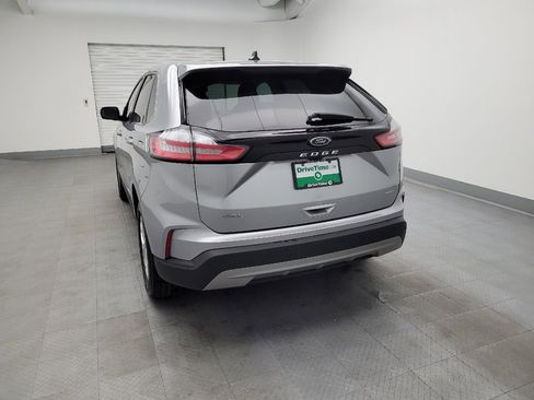 Used 2024 Ford Edge SEL image 6