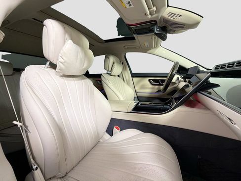 Used 2023 Mercedes-Benz S 500 4MATIC image 29