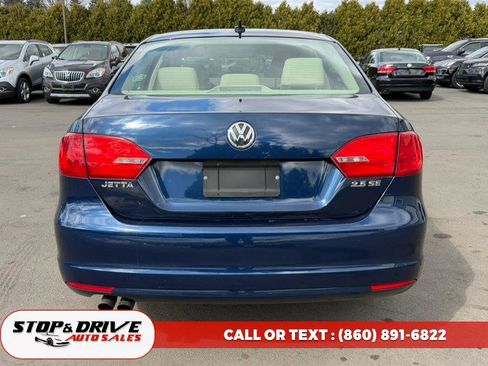 Used 2012 Volkswagen Jetta SE image 4