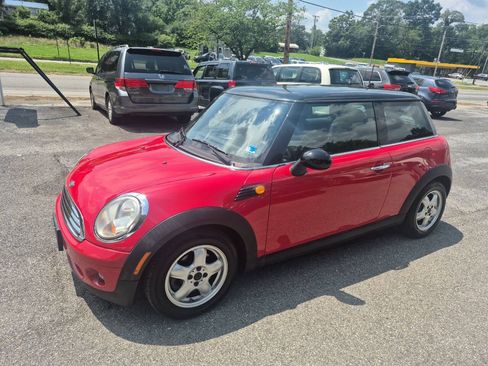Used 2010 MINI Cooper Hardtop FWD image 2