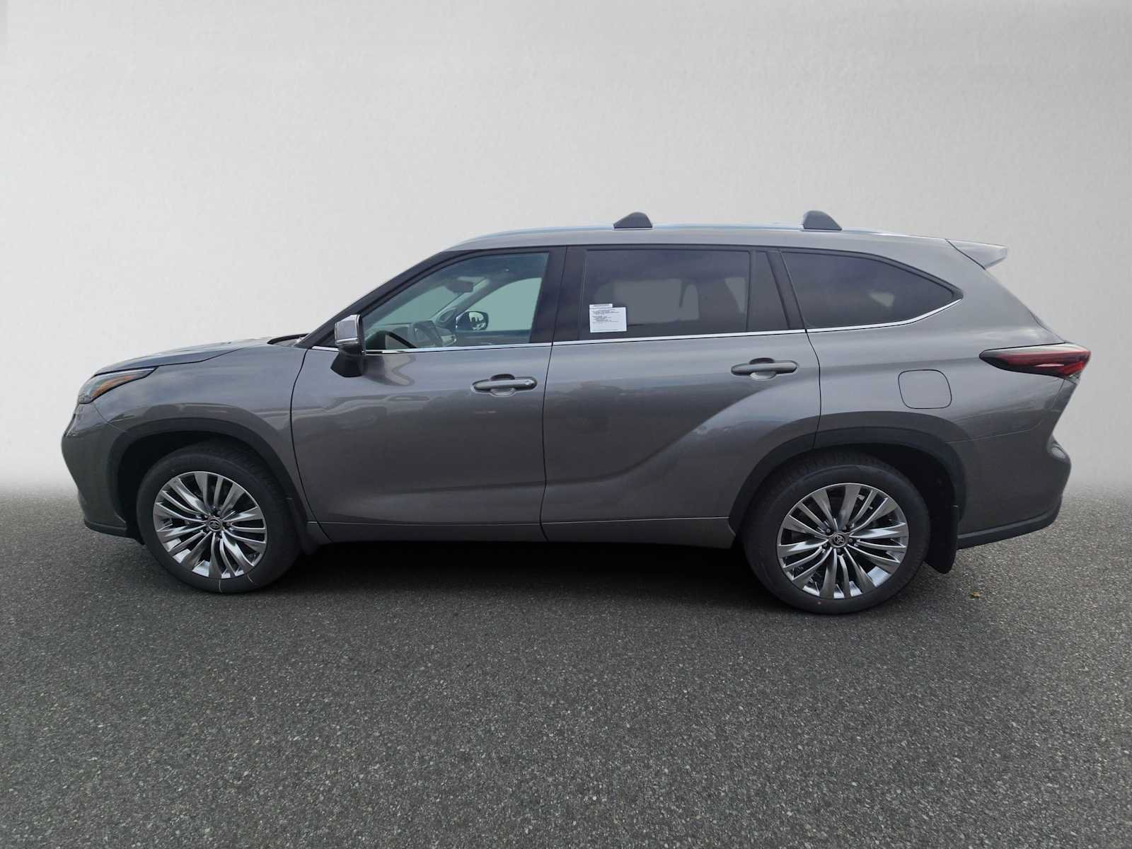 New 2026 Toyota Highlander Platinum AWD/4WD image 6