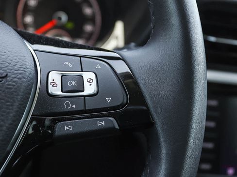 Certified 2022 Volkswagen Passat 2.0T SE FWD image 23