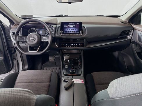 Used 2023 Nissan Rogue SV AWD/4WD image 25