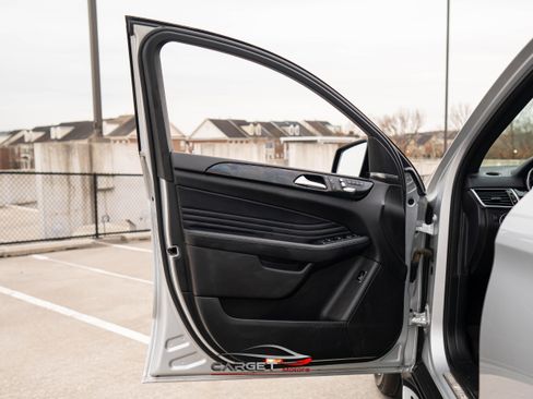 Used 2018 Mercedes-Benz GLE 43 AMG 4MATIC w/ Premium 3 Package image 42