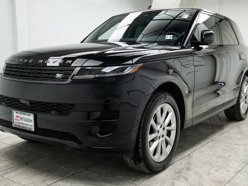 Used 2025 Land Rover Range Rover Sport AWD/4WD image 6